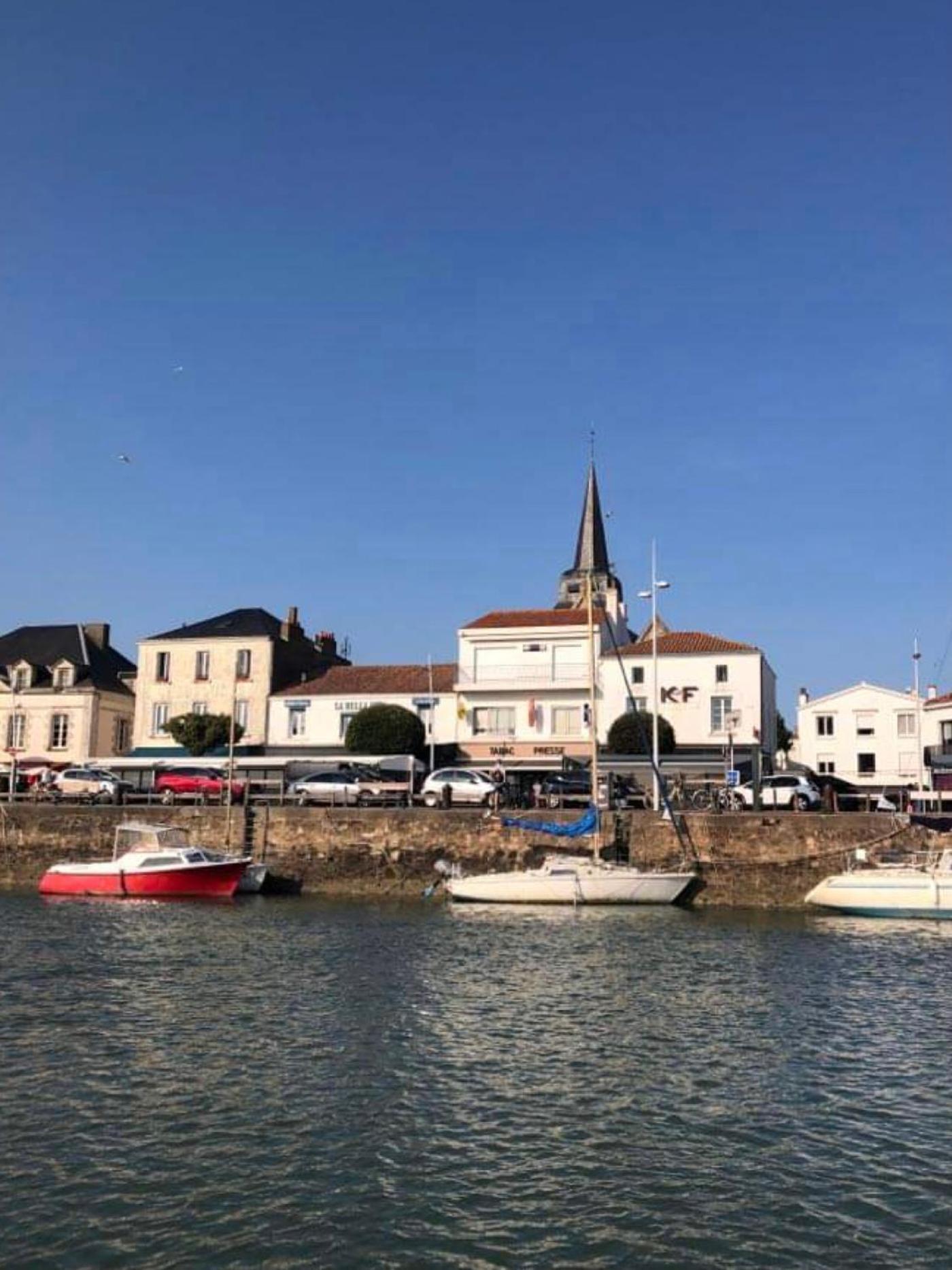 Le Petit Beauregard Apartment Le Fenouiller Bagian luar foto